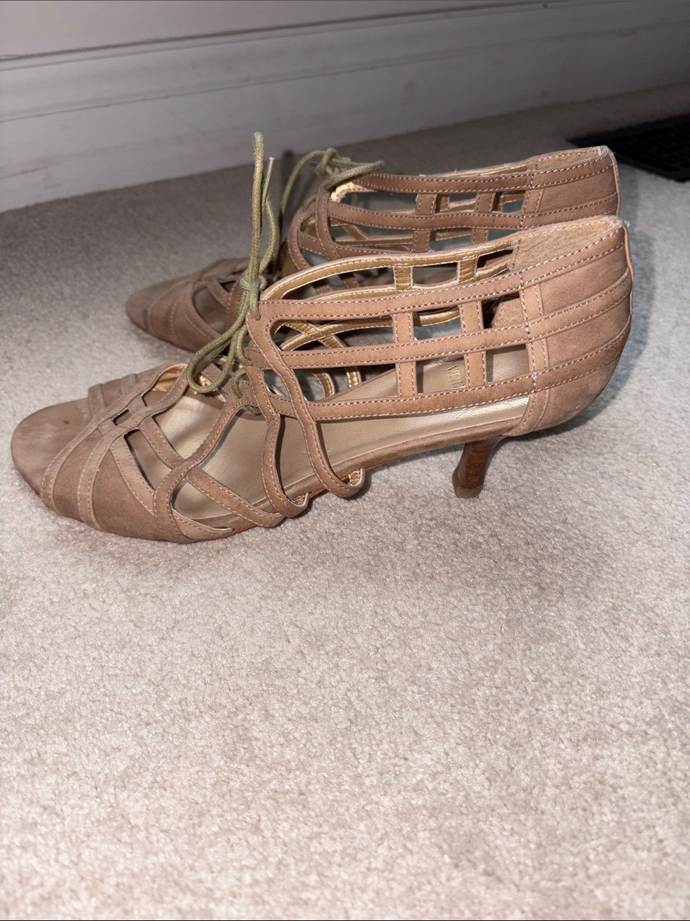 🫐 Stuart Weitzman leather Taupe Strappy Lace-Up Kitten Heel Sandals